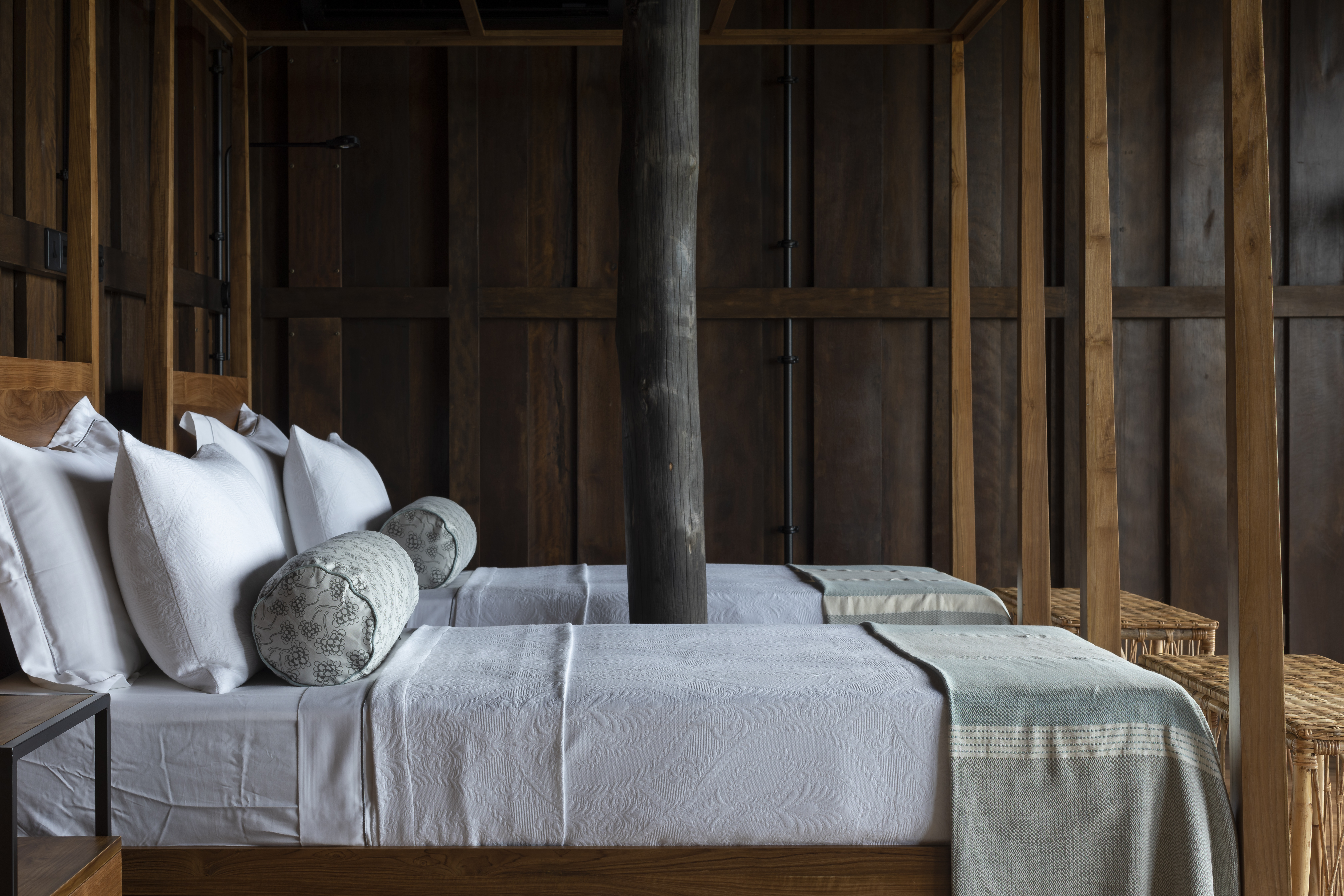 Room detail in Teak
